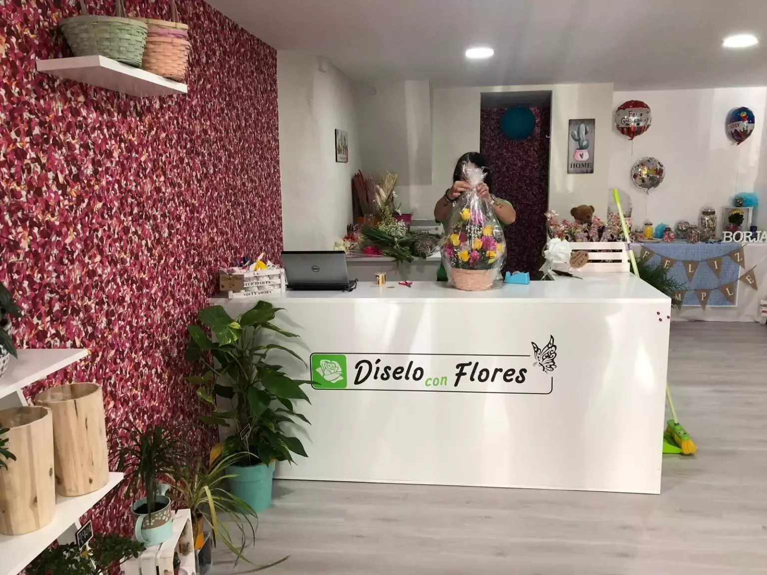 Díselo con Flores