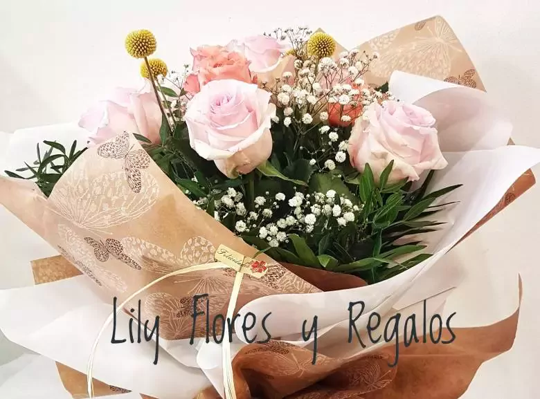 Floristería Valencia - Lily Flores y Regalos - Av. del Primer de Maig