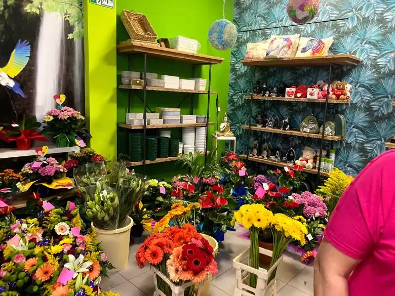 Flower Shop Mundo Floral - Cam. Procesional