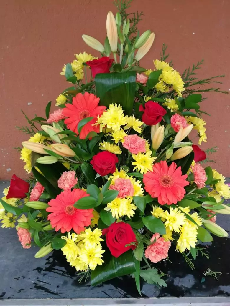 Floristería Hnos Sanchez (Flores Nala) - Av. de las Trece Rosas